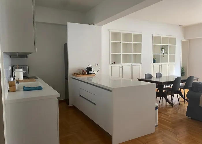 Apartment In Fancy Athenian Neighbourhood