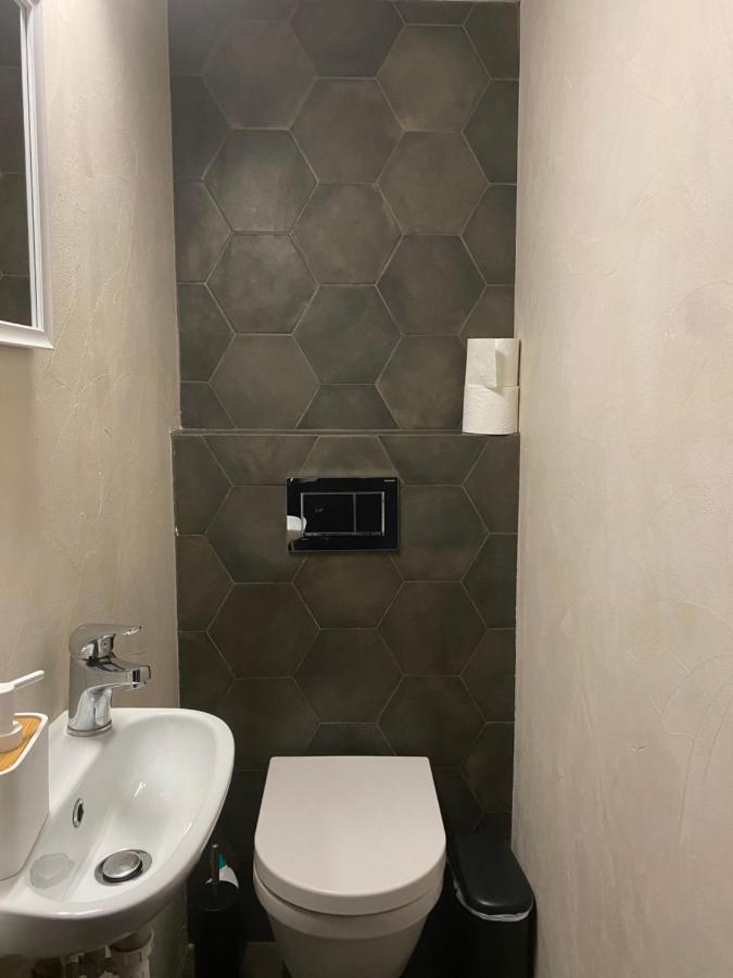 Apartment In Fancy Athenian Neighbourhood Athens